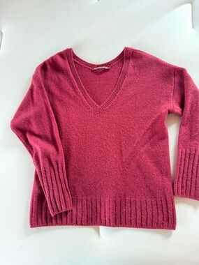 Comptoir des Cottonieres  V-Neck Cashmere-Blend Sweater - Raspberry